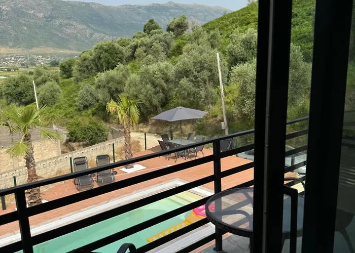 Hela Ξενοδοχείο *